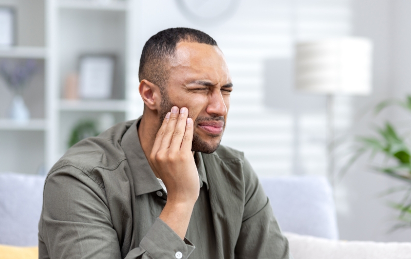 Tooth Trouble? Here’s How To Handle Dental Emergencies Fast.